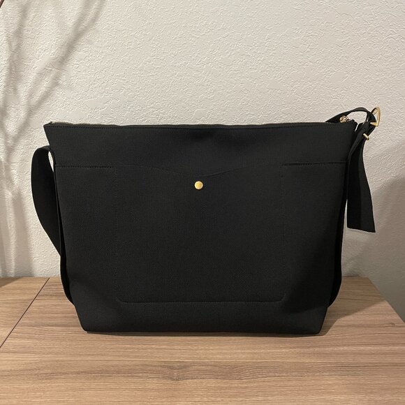 Cuyana Oversized Recycled Sling Bag, messenger bag - Picture 2 of 6